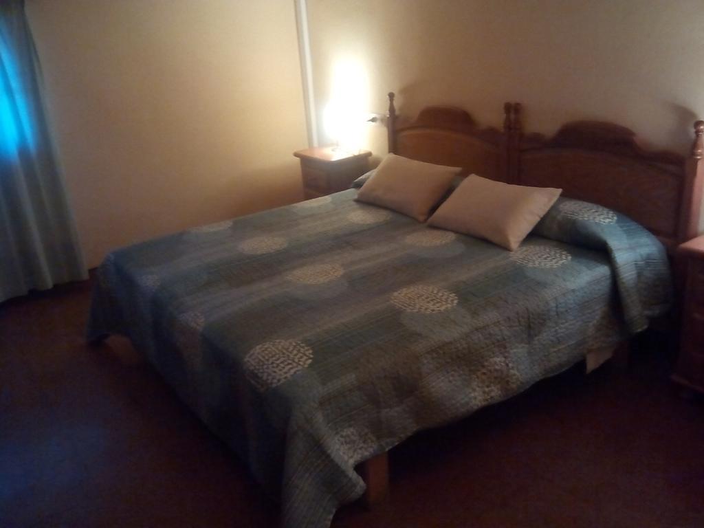 Puig Gros Hotel Mont-ras  Habitación foto