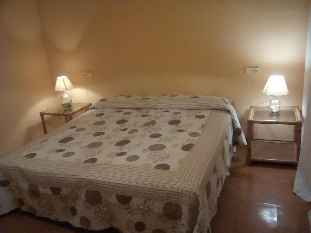 Puig Gros Hotel Mont-ras  Habitación foto